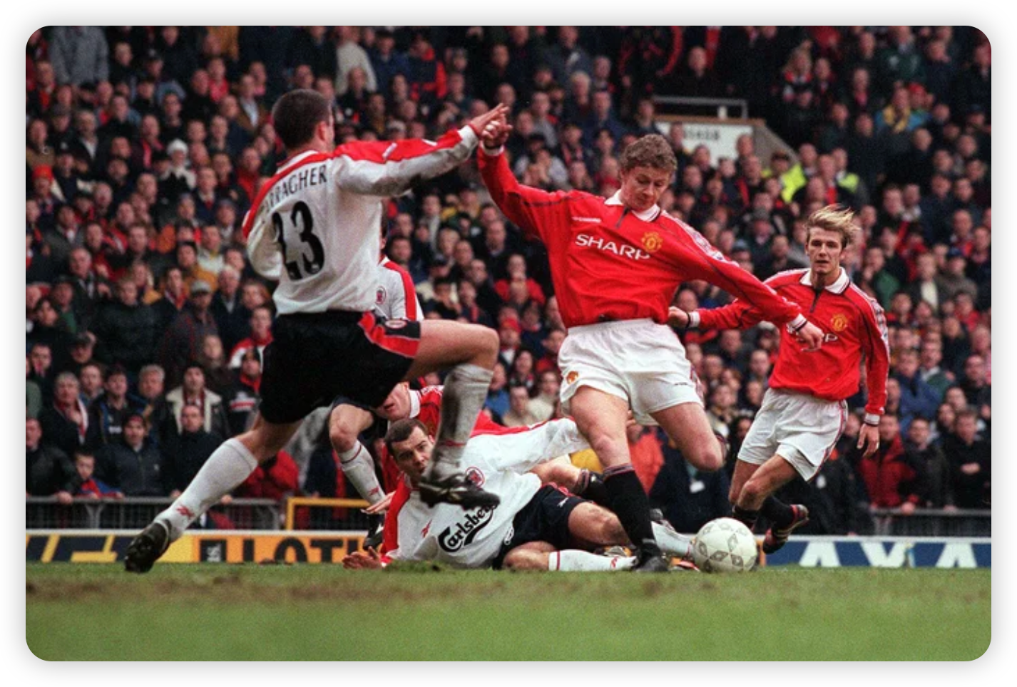 Manchester United's Van de Beek Dilemma: Solskjaer's "No Sulkers" Policy Under Spotlight at Jeetwin