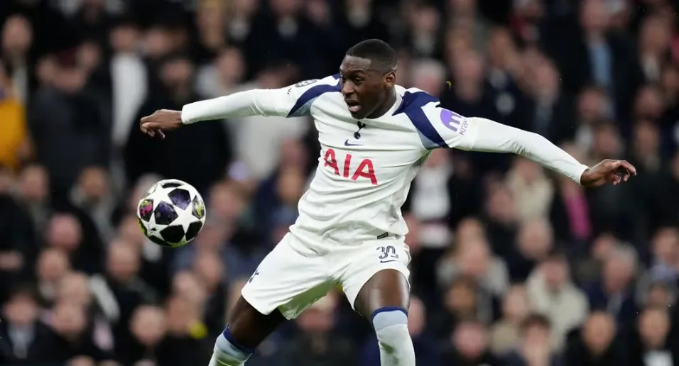 A Clash of Philosophies: Conte's Structure vs. Bielsa's Chaos